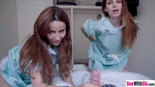 Babes Maya Kendrick jeung panas Vanna Bardot babarengan guy gedé teuas dick saméméh hardcore sex