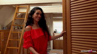 NEMECKÝ SCOUT - CHUDÁ ŠPINAVÉ MAMA ZVIESŤ NA PEVNÝ ASSFUCK NA FALOŠNÝ MODEL PRÁCU PRE PENIAZE