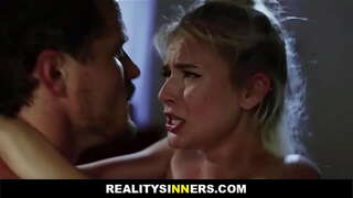 Egyáltalán Nem Érdekel A Nagy Segged A Lépés Sis - RealitySinners.com