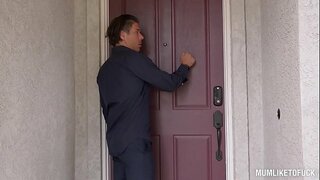 Milf Eva Notty crams nya pussy ketat jeung masif dick bari nya badag boobs sway