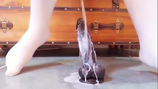 Азіатка отримує насолоду на повну катушку