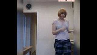 ���ੱਕ exhibitionist