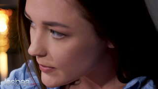 Lesbea Alya ulur fytyrë të Ashpër dhe romantike seks me çeke foshnja në këmbë